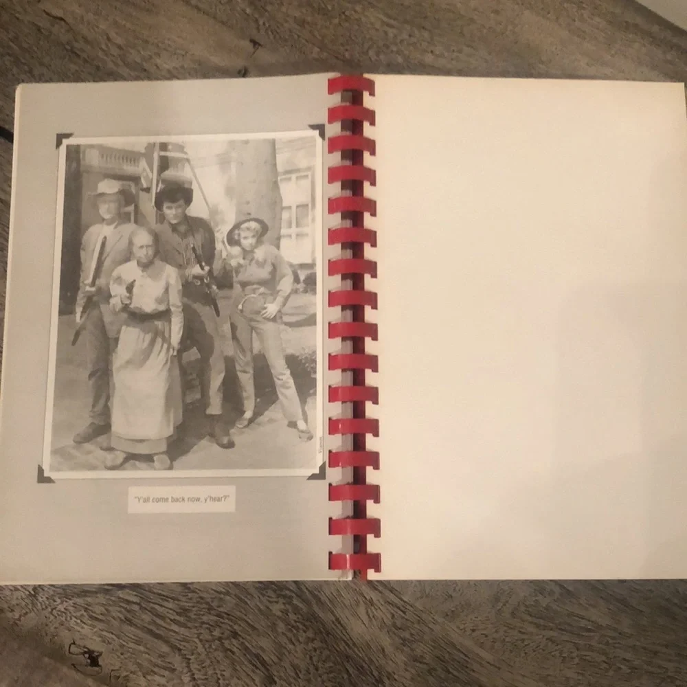 Rare!🦄Granny’s Beverly Hillbillies Spiral Bound Cookbook! - Picture 5 of 11